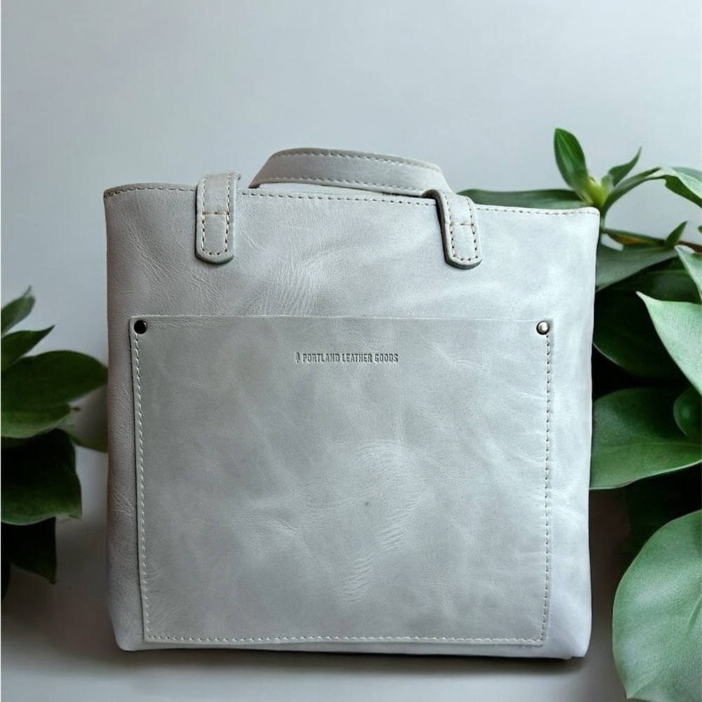 🦄NEW MED. ZIPPER CB BELUGA— Portland Leather Medium Crossbody w Zipper